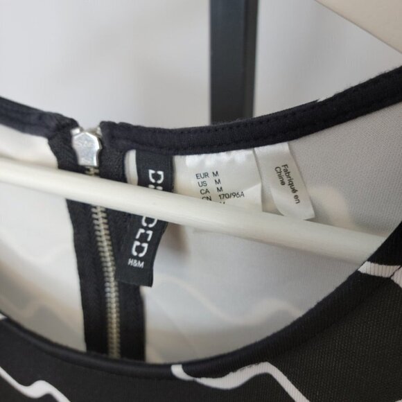 H&M Divided  Dress - Picture 2 of 3